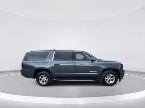 Used 2019 GMC Yukon XL SLT w/ Premium Edition image 9