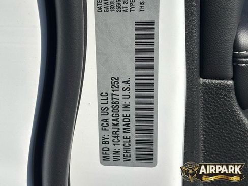 New 2025 Jeep Grand Cherokee L Laredo w/ Luxury Tech Group I image 23