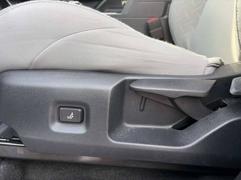 Used 2024 Toyota Tacoma SR5 w/ SR5 Upgrade Package AWD/4WD image 25