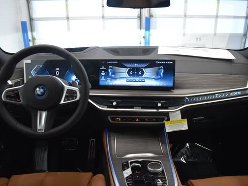 New 2026 BMW X5 xDrive50e w/ M Sport Package AWD/4WD image 5