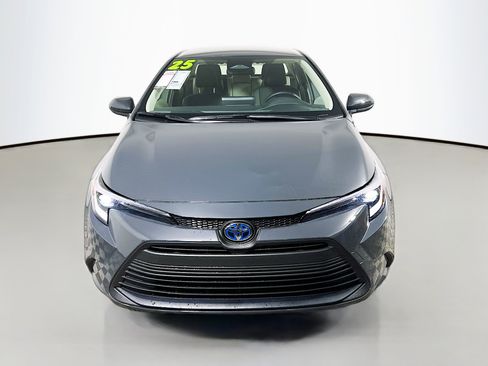 Used 2025 Toyota Corolla LE FWD image 11