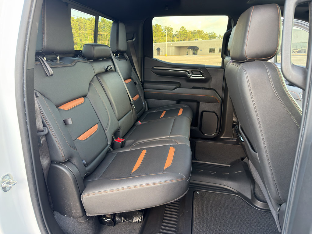 Used 2024 GMC Sierra 1500 AT4 w/ Technology Package AWD/4WD image 33