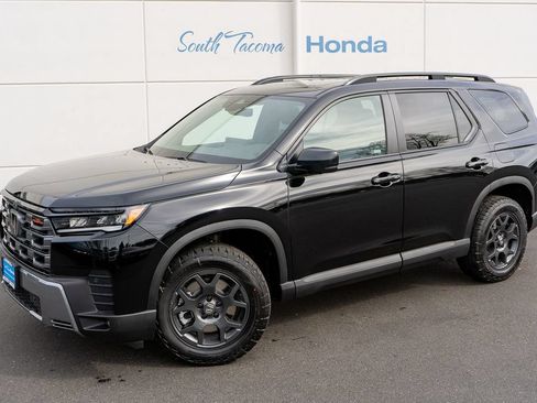 New 2026 Honda Pilot TrailSport image 2