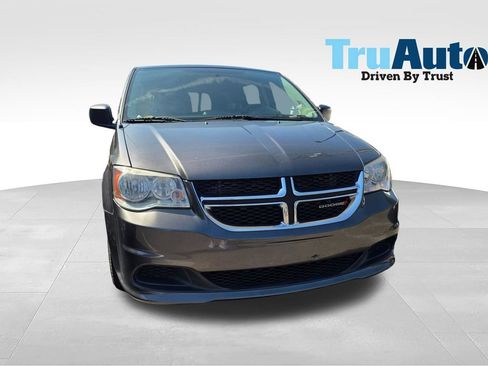 Used 2017 Dodge Grand Caravan SE w/ Power Window Group FWD image 2