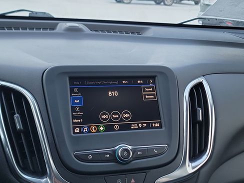 Used 2024 Chevrolet Equinox LT image 16