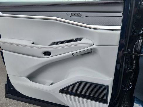 New 2025 Jeep Wagoneer S Limited w/ Comfort Package image 18