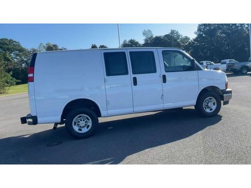 Used 2023 Chevrolet Express 2500 w/ Driver Convenience Package image 9