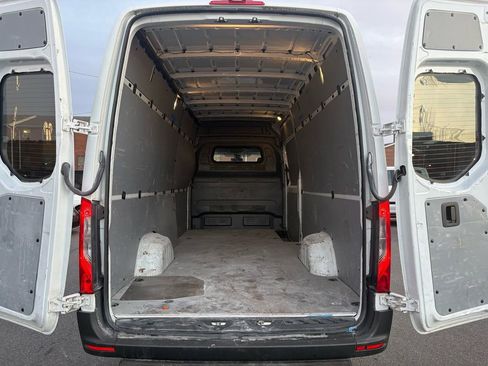 Used 2020 Mercedes-Benz Sprinter 2500 image 16