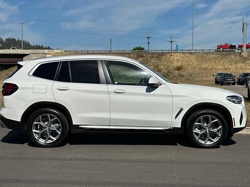 Used 2024 BMW X3 xDrive30i AWD/4WD image 2