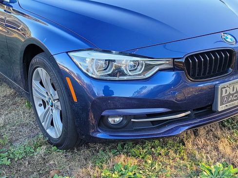 Used 2018 BMW 330i 330i w/ Convenience Package image 4