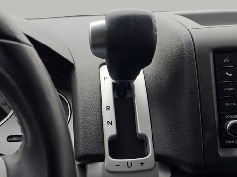 Used 2012 Volkswagen Routan SE image 10