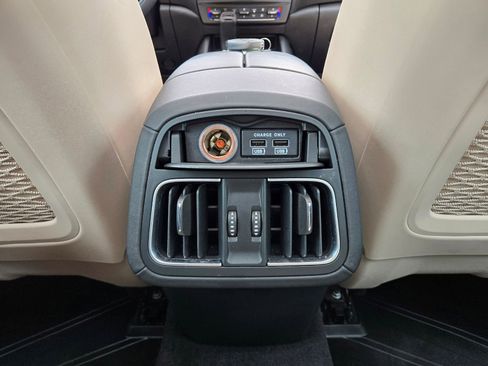 Used 2019 Maserati Levante GranSport image 44