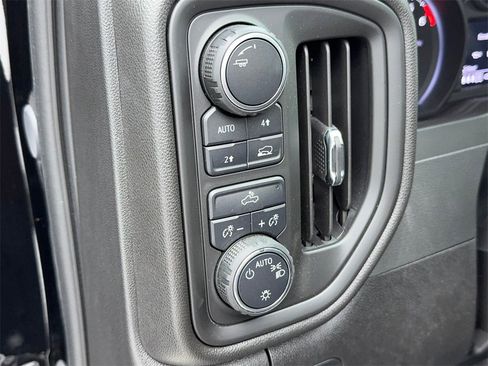 Used 2025 Chevrolet Silverado 1500 Custom image 35