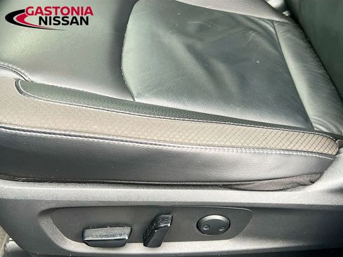 Used 2023 Nissan Pathfinder SL w/ SL Premium Package image 26