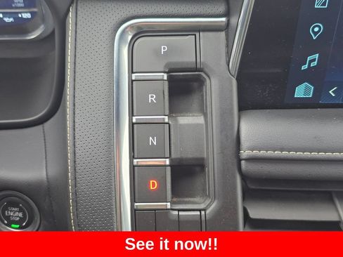 Used 2024 Chevrolet Tahoe Premier AWD/4WD image 38