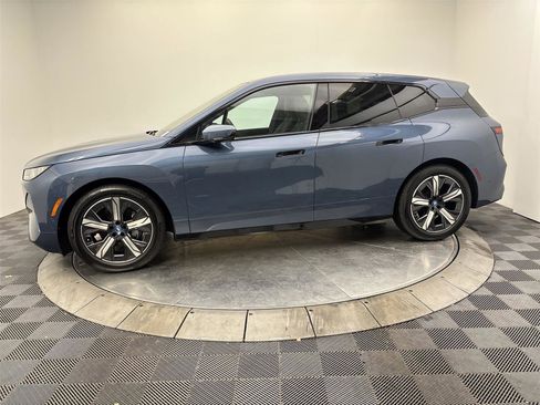 Used 2026 BMW iX xDrive60 w/ Dynamic Handling Package image 16