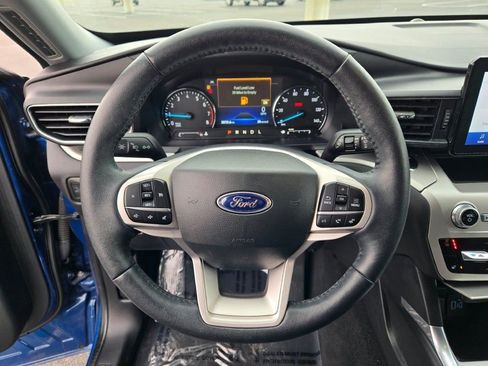Used 2022 Ford Explorer XLT w/ Equipment Group 202A image 34