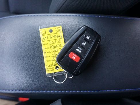 Used 2022 Toyota Corolla SE w/ SE Premium Package image 29