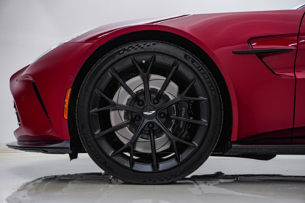 Used 2025 Aston Martin V8 Vantage Coupe RWD image 15