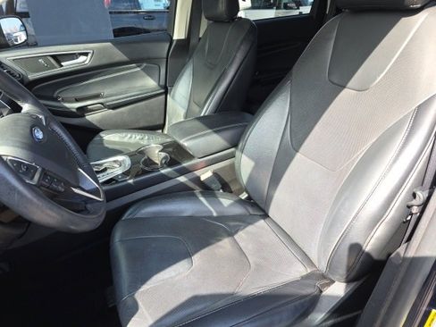 Used 2017 Ford Edge Titanium w/ Equipment Group 301A image 6