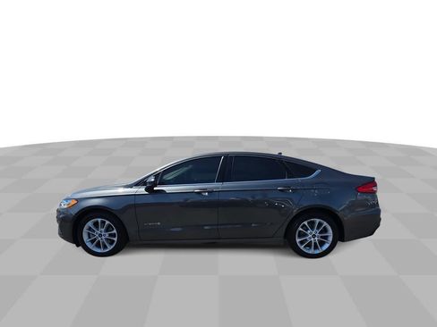 Used 2019 Ford Fusion SE FWD image 5