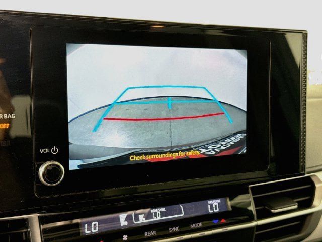 Used 2025 Toyota Sienna LE w/ LE Plus Package FWD image 15
