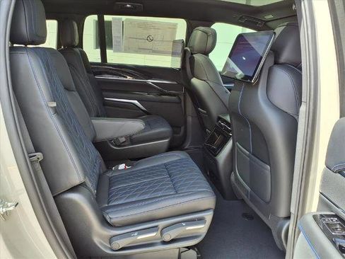 New 2026 Cadillac Escalade IQ Luxury 1 w/ LPO, Radiant Package AWD/4WD image 10