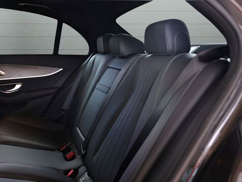 Used 2022 Mercedes-Benz E 350 4MATIC Sedan w/ Driver Assistance Package image 55