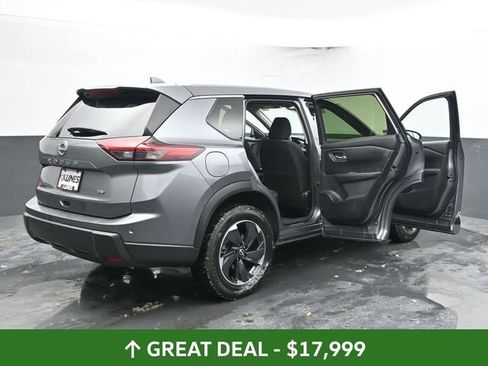Used 2024 Nissan Rogue SV image 58