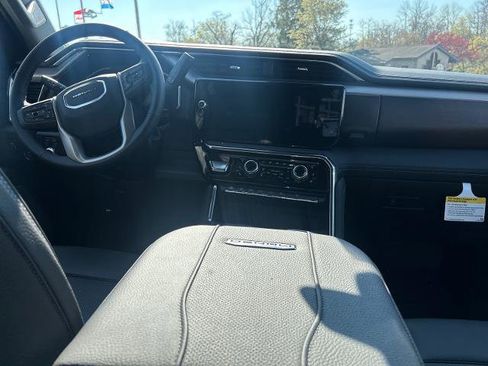 Used 2026 GMC Sierra 2500 Denali AWD/4WD image 8