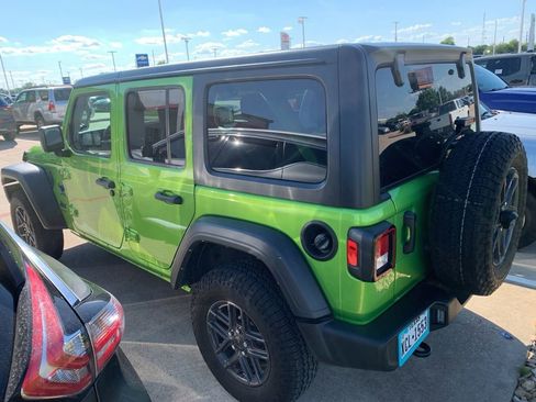 Used 2025 Jeep Wrangler Unlimited Sport AWD/4WD image 3