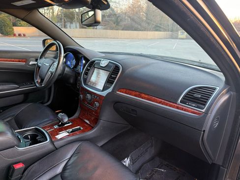 Used 2014 Chrysler 300 AWD w/ Driver Convenience Group image 22