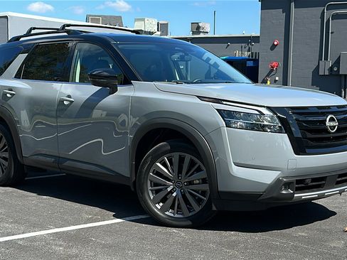 Certified 2024 Nissan Pathfinder SL w/ SL Premium Package image 1