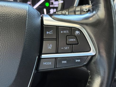 Used 2021 Toyota Highlander Limited AWD/4WD image 29