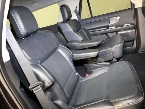 Used 2025 Ford Expedition Platinum AWD/4WD image 43