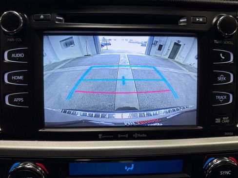Used 2016 Toyota Highlander XLE AWD/4WD image 30