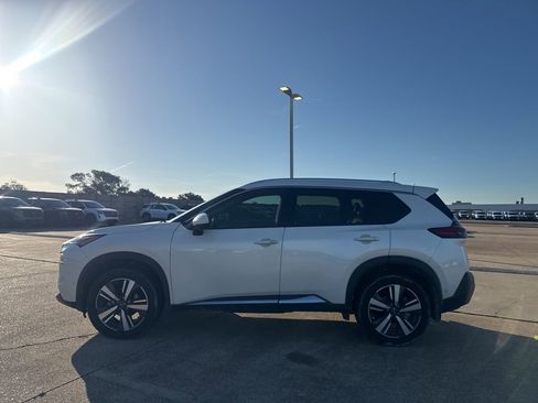 Certified 2023 Nissan Rogue SL w/ SL Premium Package FWD image 12
