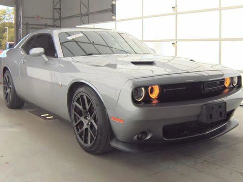 Used 2018 Dodge Challenger R/T Scat Pack RWD image 4