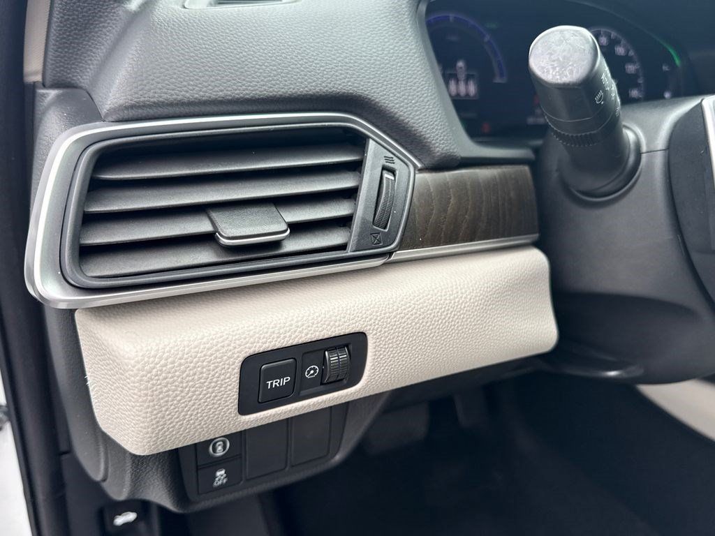 Certified 2021 Honda Accord EX image 22