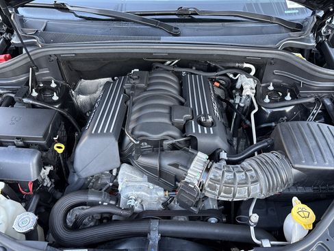 Used 2018 Dodge Durango SRT w/ Technology Group AWD/4WD image 37