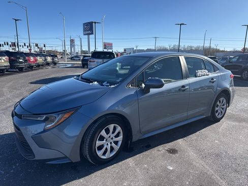 Used 2024 Toyota Corolla LE image 3