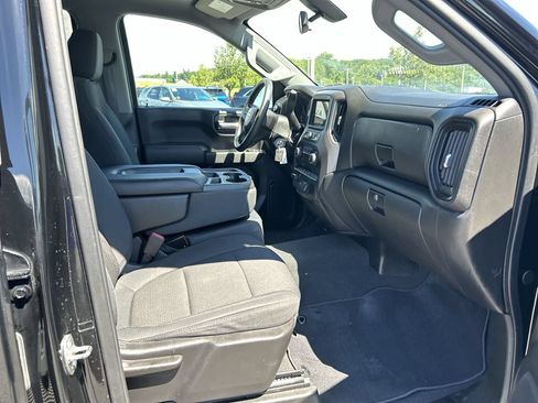 Used 2019 Chevrolet Silverado 1500 Custom w/ Custom Value Package AWD/4WD image 15