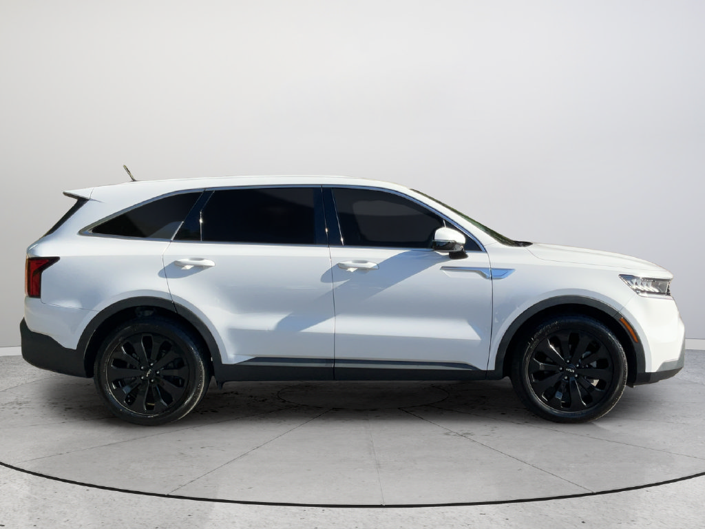 Used 2022 Kia Sorento LX FWD image 5