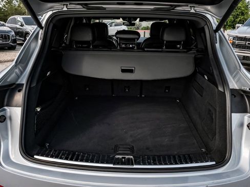 Used 2021 Porsche Cayenne image 59