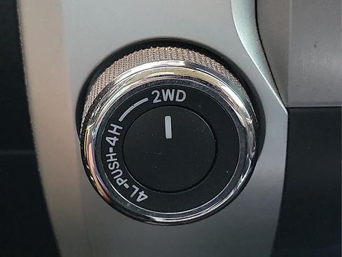 Used 2019 Toyota Tundra SR5 w/ SR5 Upgrade Package AWD/4WD image 16