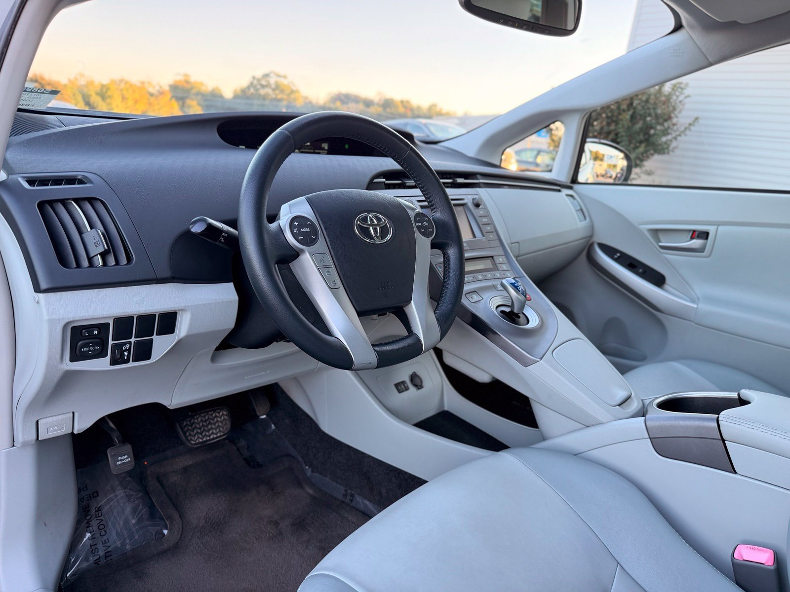 Used 2013 Toyota Prius Four FWD image 16