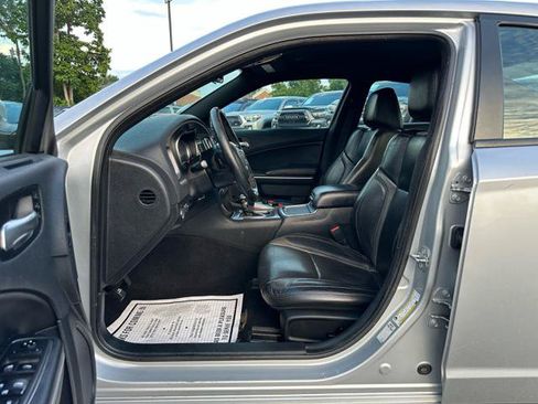 Used 2020 Dodge Charger SXT w/ Leather Interior Group RWD image 9