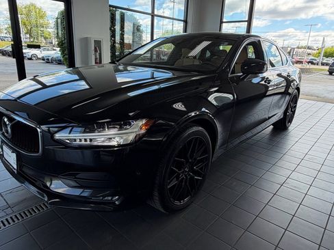Used 2017 Volvo S90 T6 Momentum w/ Vision Package AWD/4WD image 8