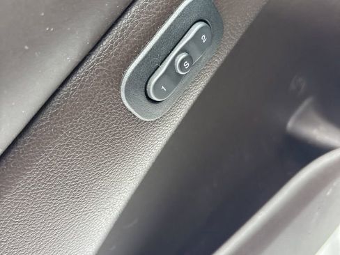 Used 2019 Jeep Grand Cherokee Overland image 6