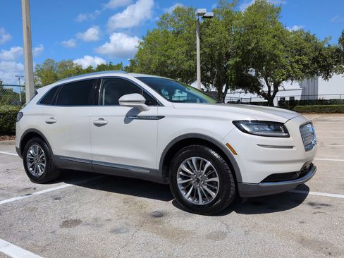 Used 2021 Lincoln Nautilus FWD w/ Equipment Group 101A image 2